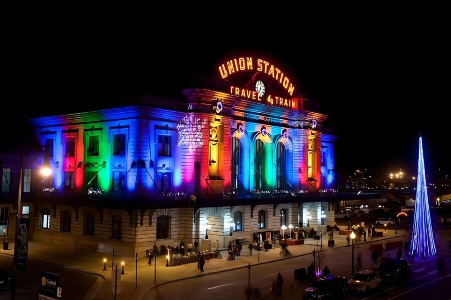 Denver: Holiday Lights & Sights Bus Tour - Starting at Denver Public Library: a fast way to get your bearings