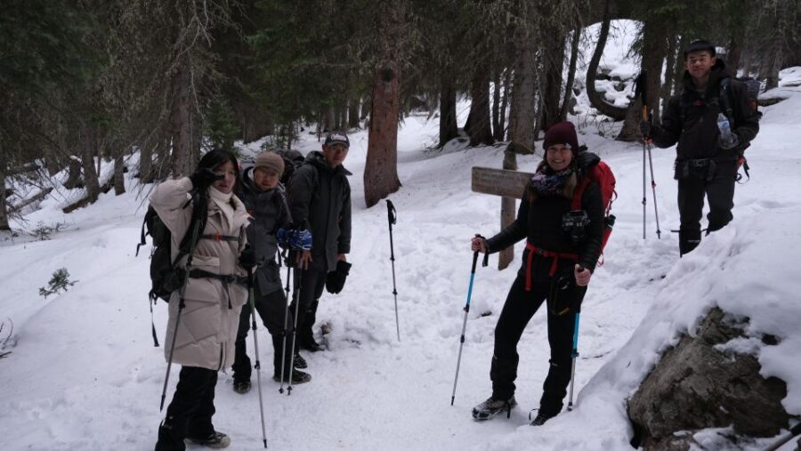 From Denver: Snowshoeing in Rocky Mountains - How the 6-Hour Plan Works (Drive, Hike, Lunch, Return)