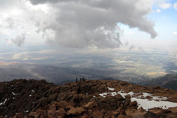 Private Pikes Peak Country And Garden of the Gods Tour from Denver - Manitou Springs free time: a classic at-the-edge-of-the-mountains town